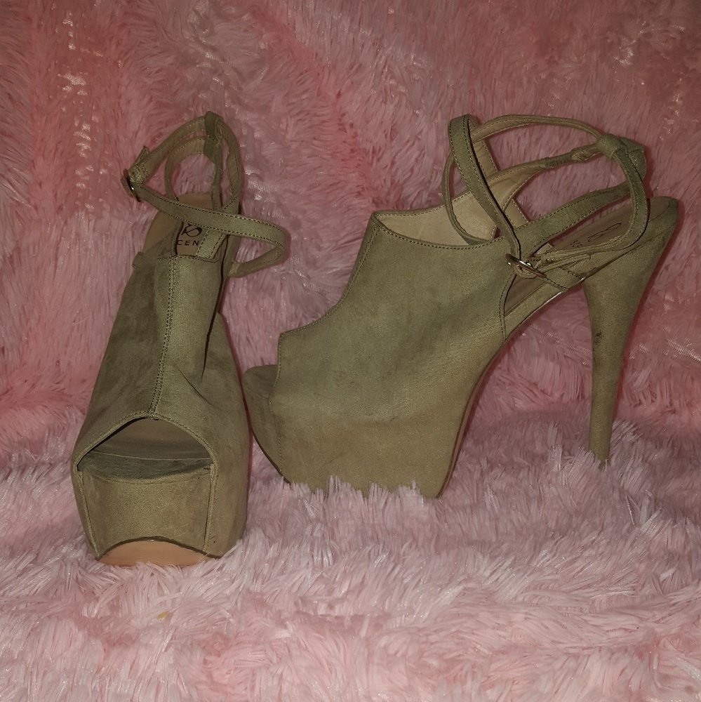 Nude mule with ankle strap